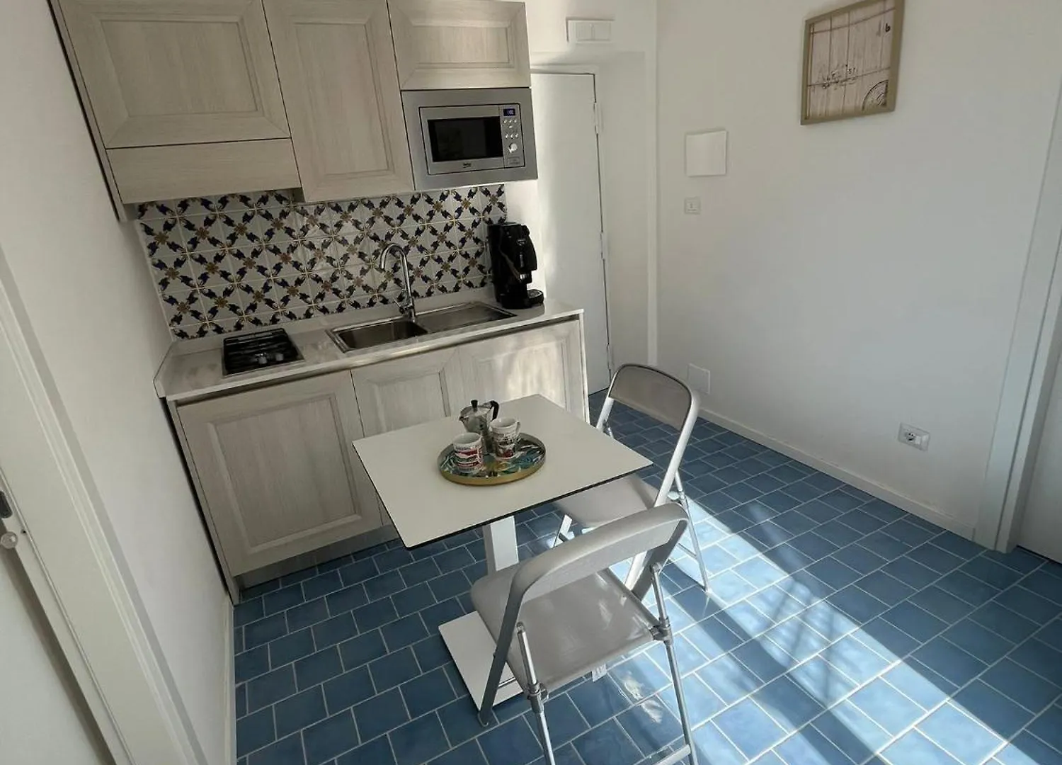 Suite 21 Ercolano 0*,  Italy