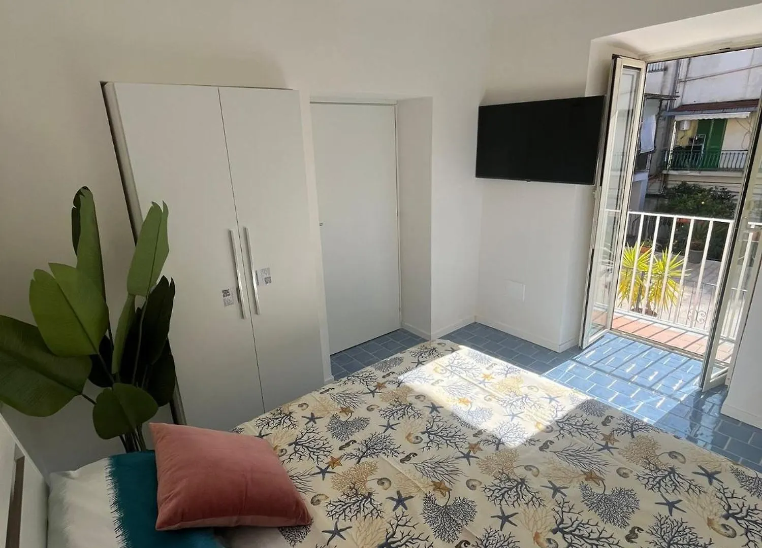 Suite 21 Ercolano contacts